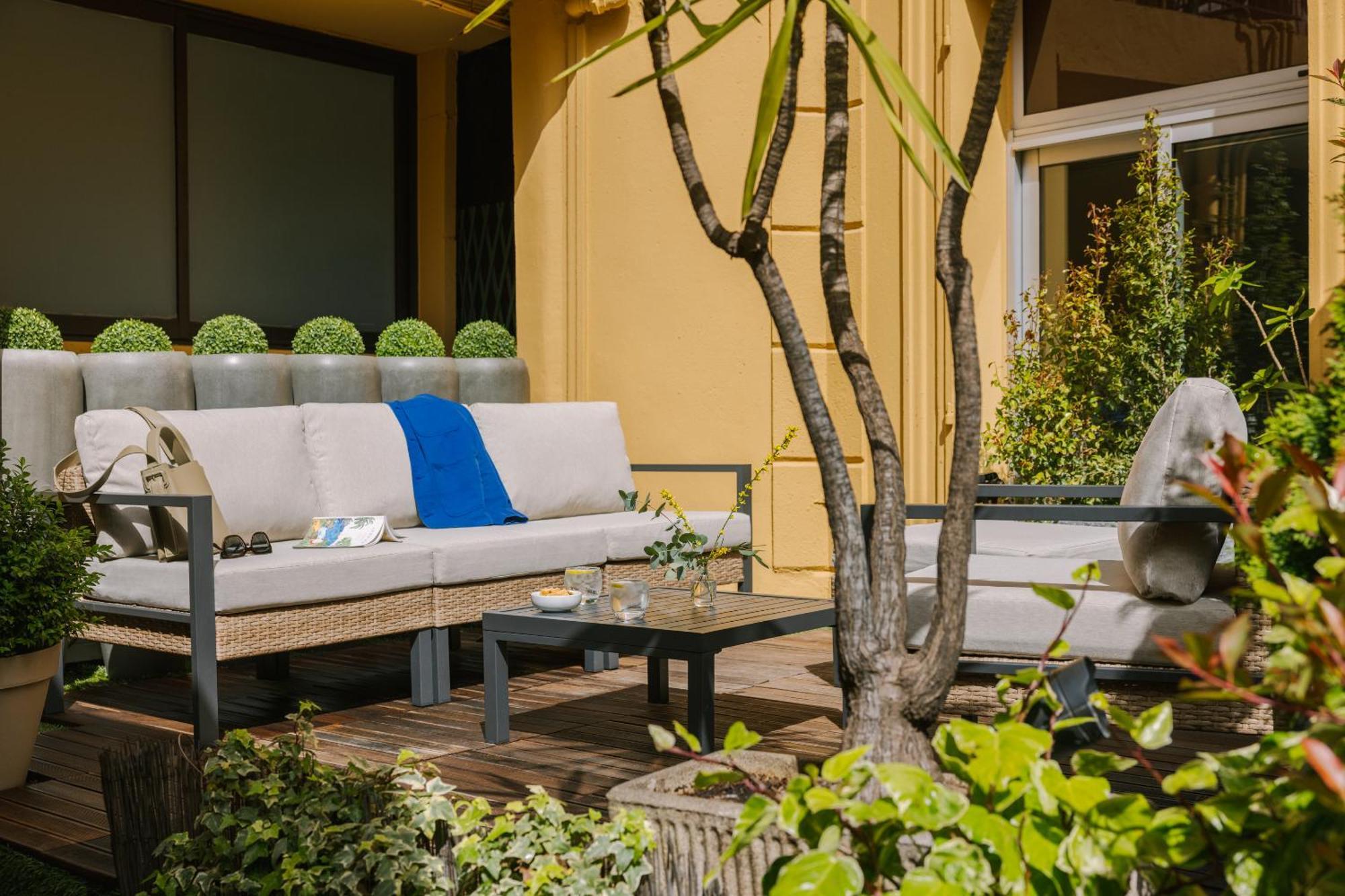 Yelo Lumiere Powered By Sonder Hotel Cannes Bagian luar foto
