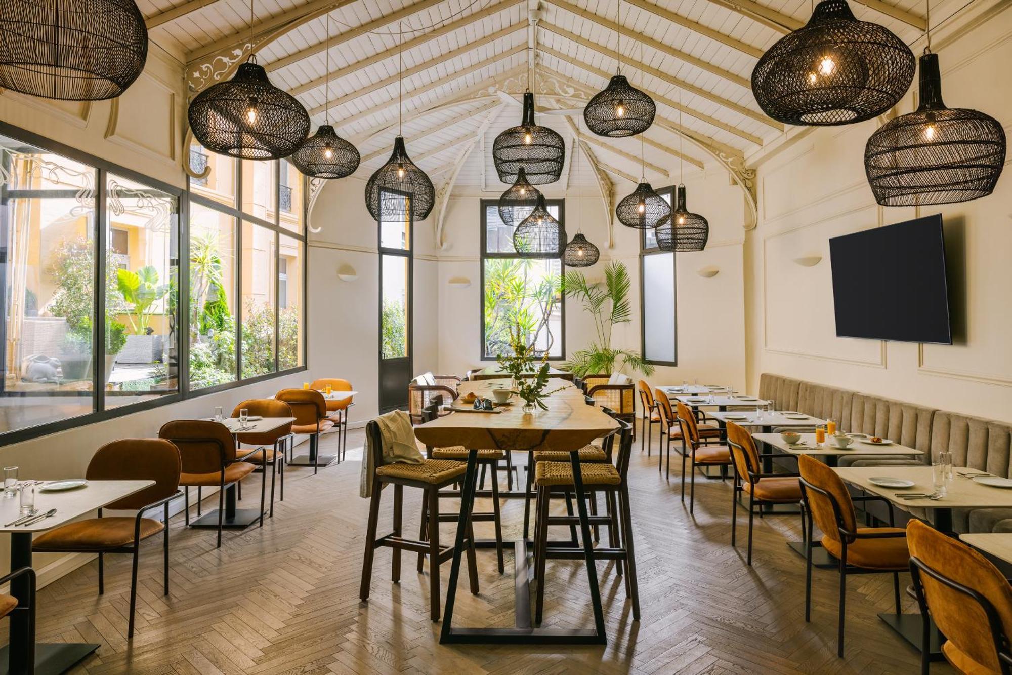 Yelo Lumiere Powered By Sonder Hotel Cannes Bagian luar foto