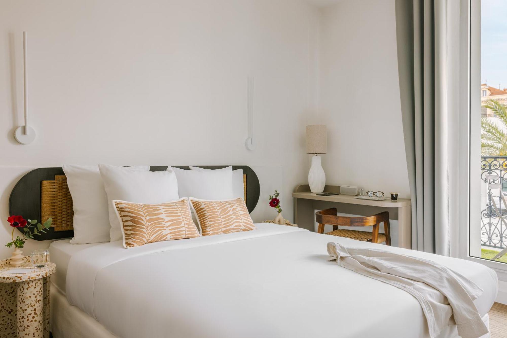 Yelo Lumiere Powered By Sonder Hotel Cannes Bagian luar foto